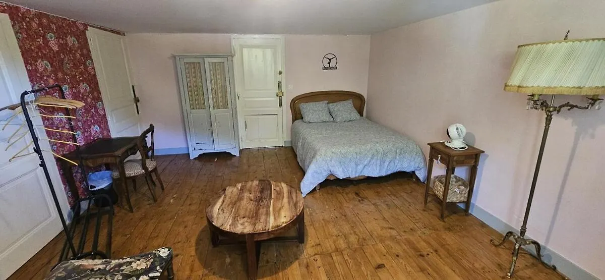 Lovely Family Home In Chartreuse Mountains 보레프